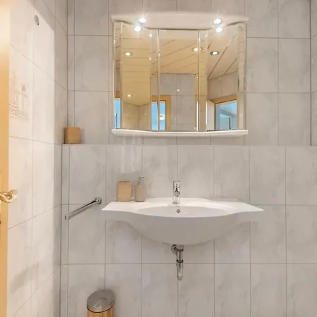 Familien-apartment Mit Seeblick * Spalt